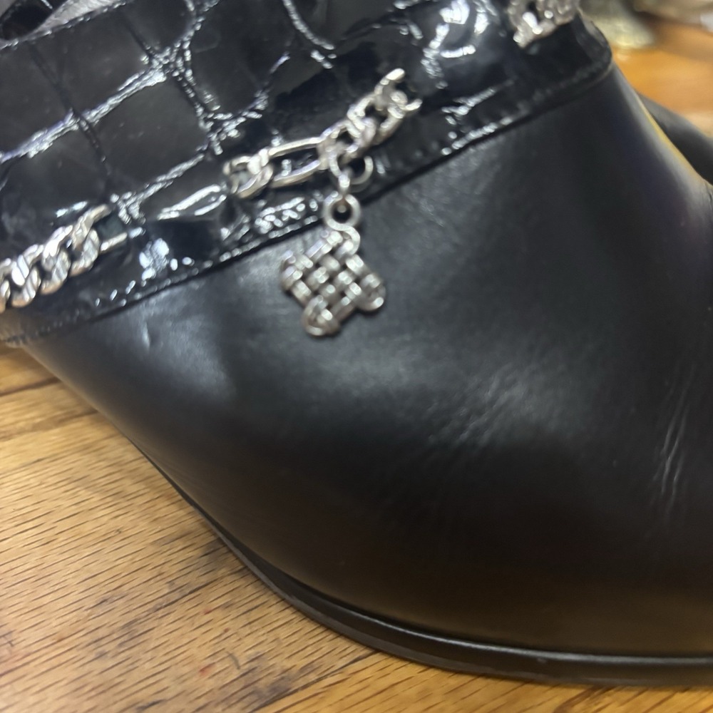 Brighton Women's Slip On Mile Black Leather 8.5 M Block Heel 2"‎ Silver Charm - Picture 6 of 9